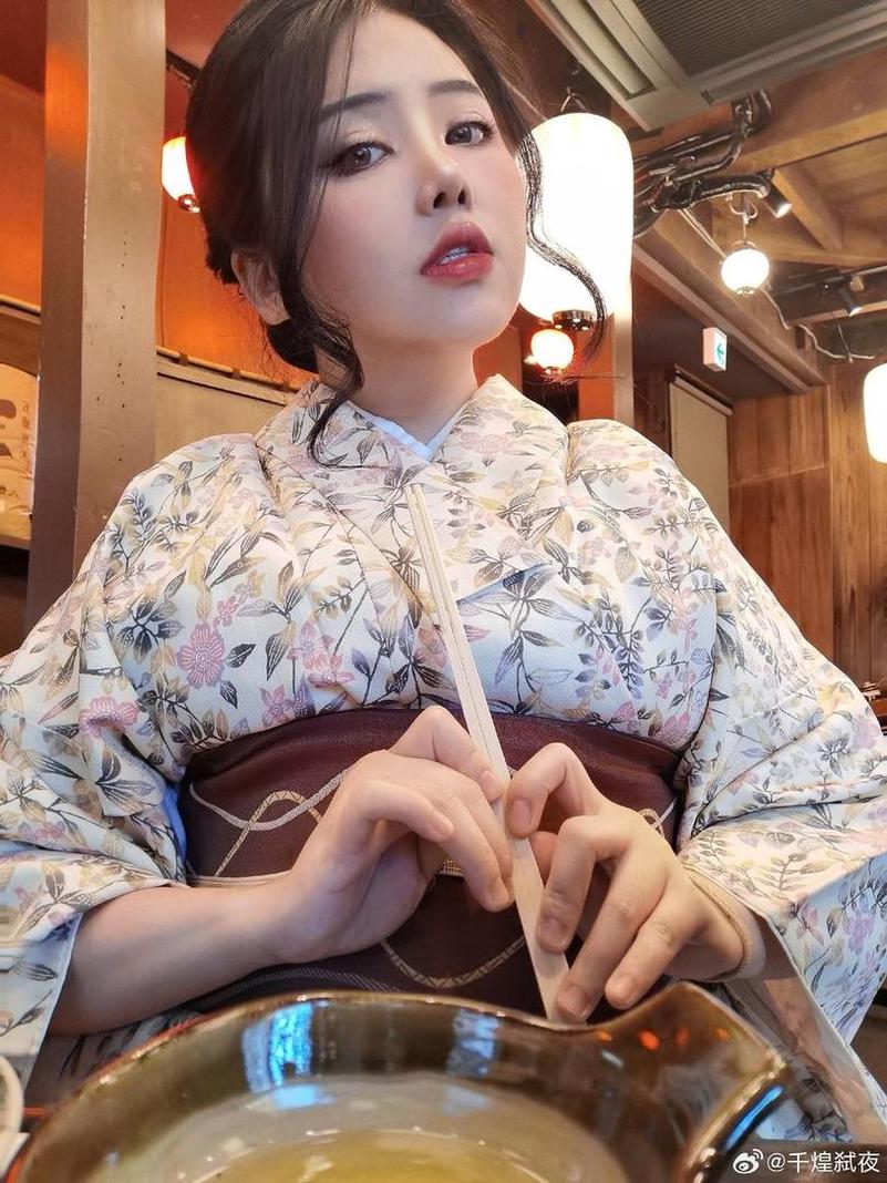 娱乐718吃瓜你我他成都舞蹈女3000更新啦！网站精美，教你如何收藏